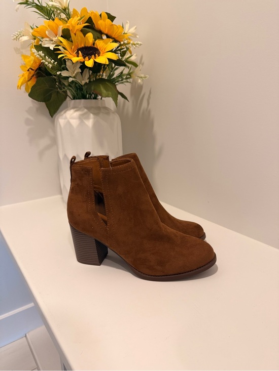 Soda Shoes - Soda Chestnut Brown Suede Ankle Booties with Block Heel